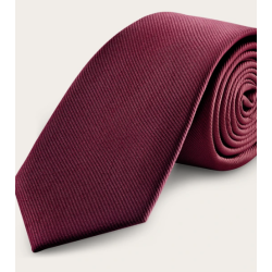 Corbata microdibuix o llisa granat o vermella.