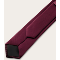 Corbata microdibuix o llisa granat o vermella.